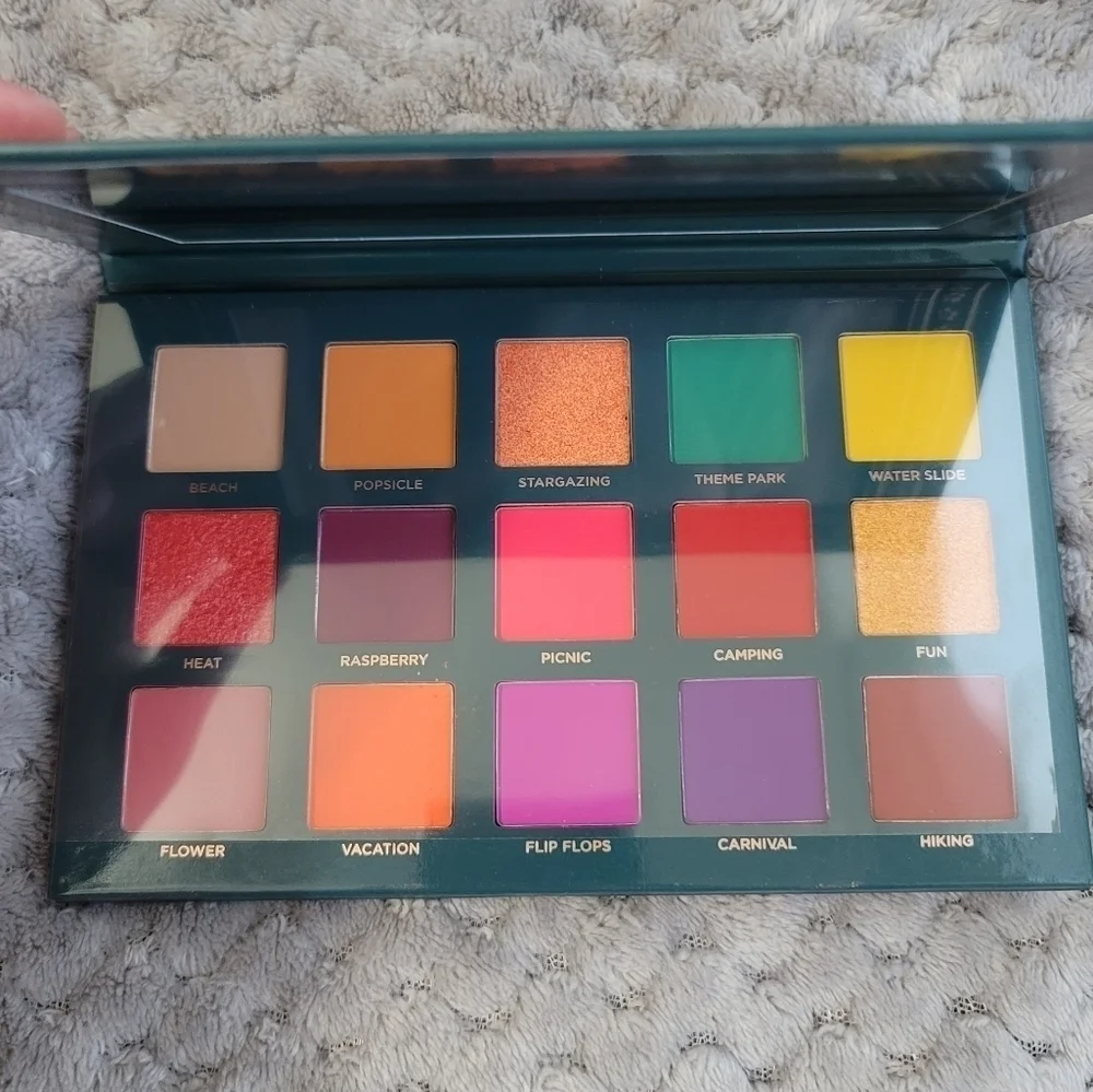 🔵 2 for $40 🔵 ACE BEAUTE 15 PAN NOSTALGIA EYESHADOW PALETTE